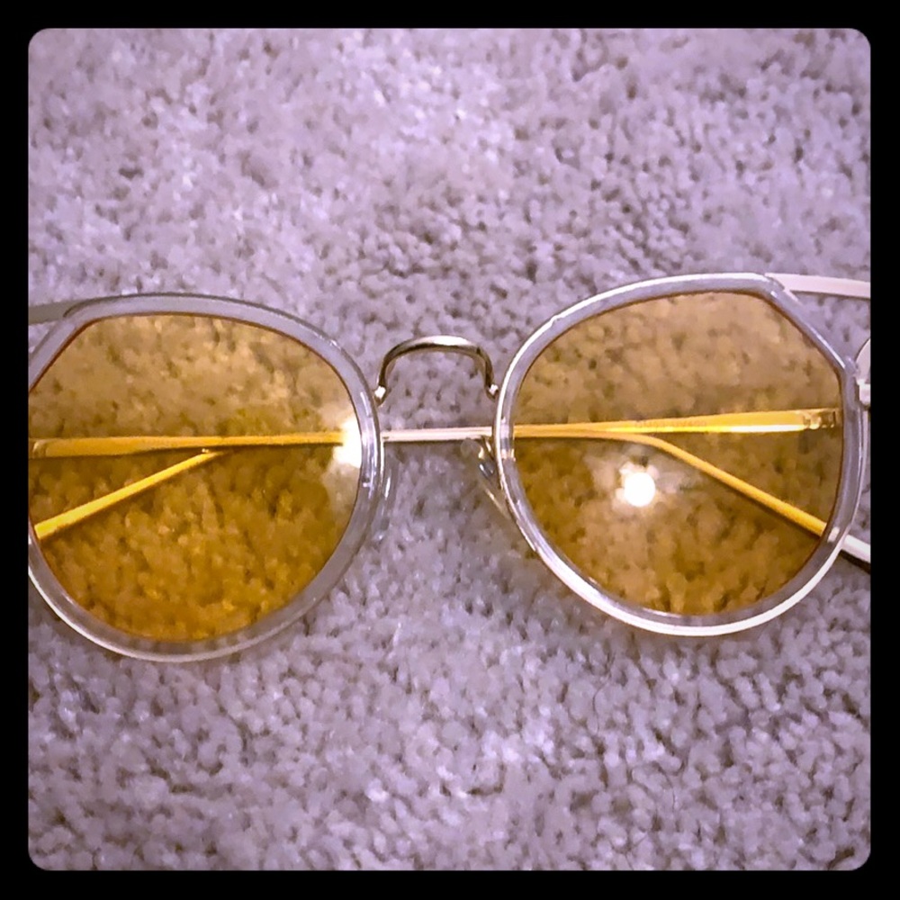 Cat eye sunglasses
